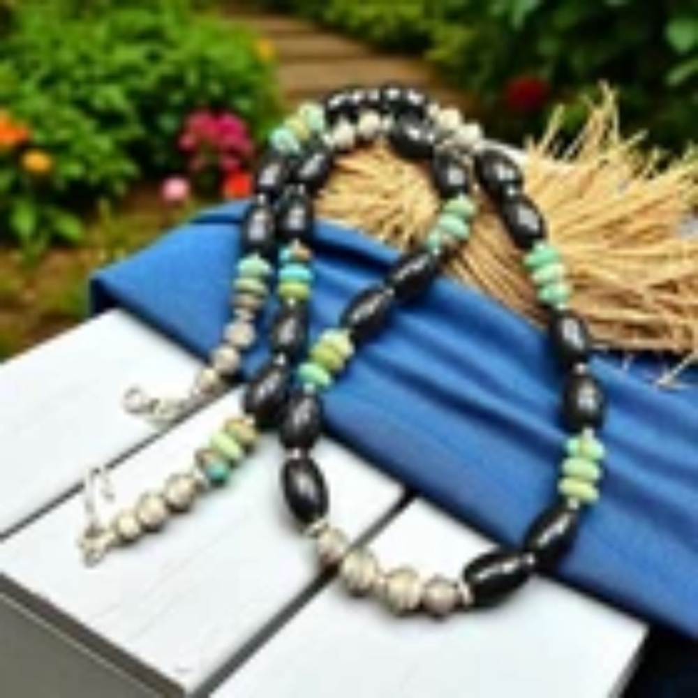 Native American Turquoise and Black Onyx Necklace - Picture 5 of 8